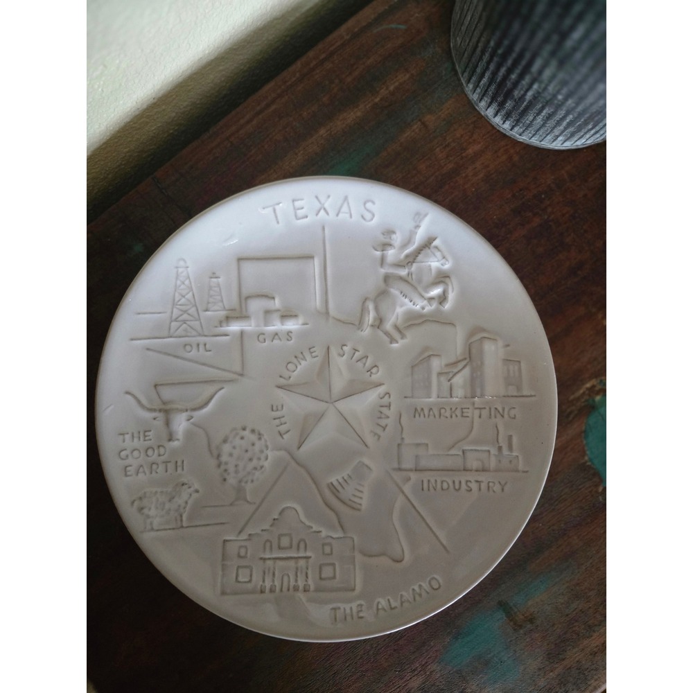 Frankoma Pottery Texas State Commemorative Plate White The Alamo Lone Star 8.25"